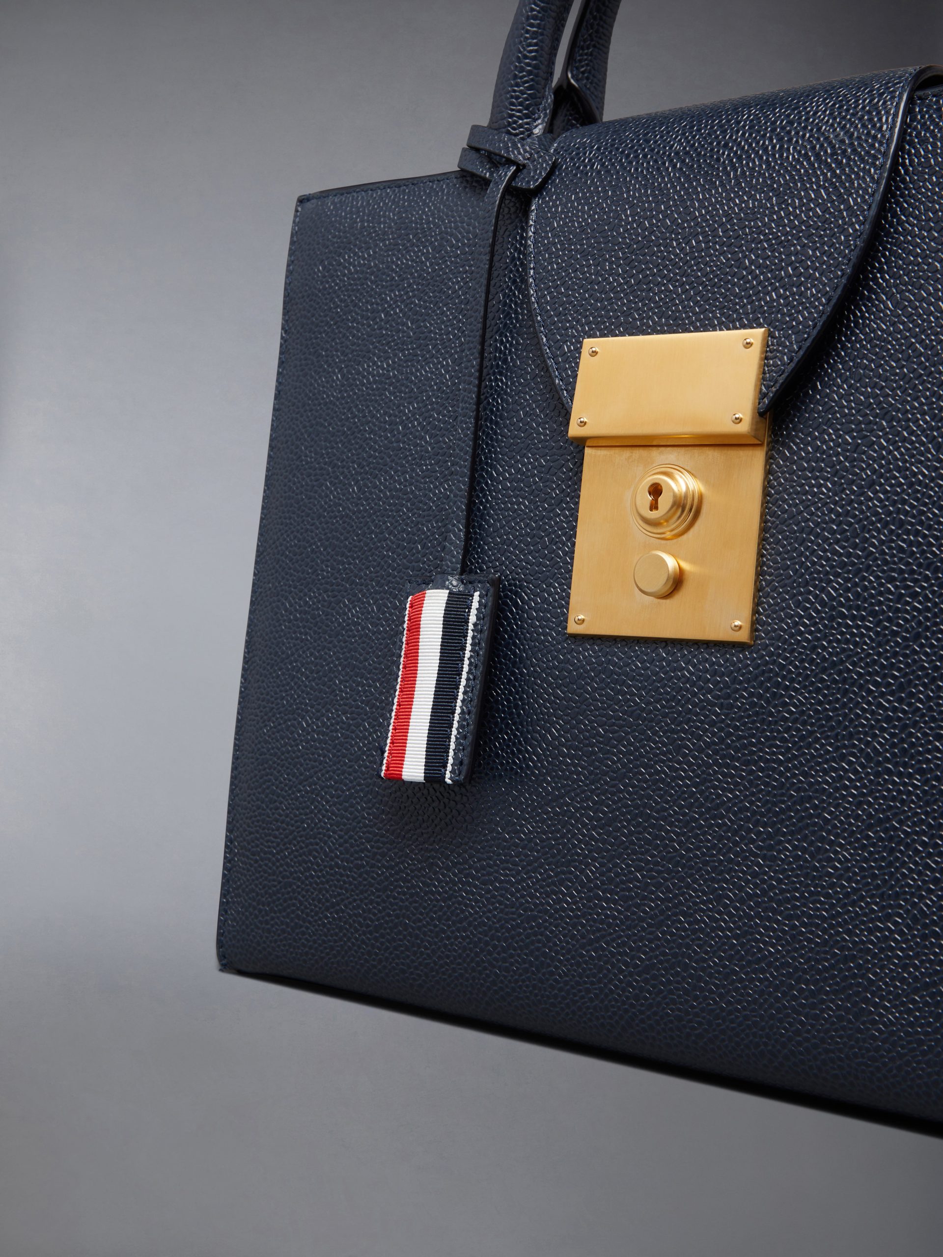 PEBBLE GRAIN SMALL MR. THOM TOTE - Image 6