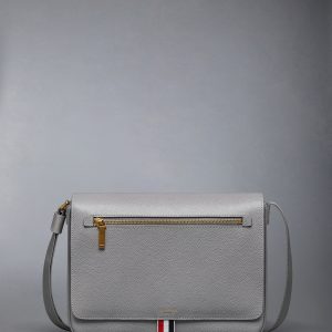 PEBBLE GRAIN REPORTER BAG