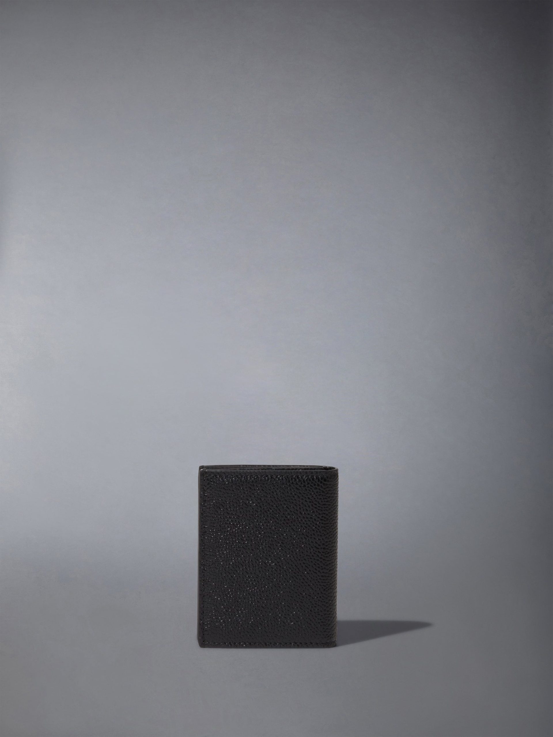 PEBBLE GRAIN DOUBLE CARD HOLDER - Image 2