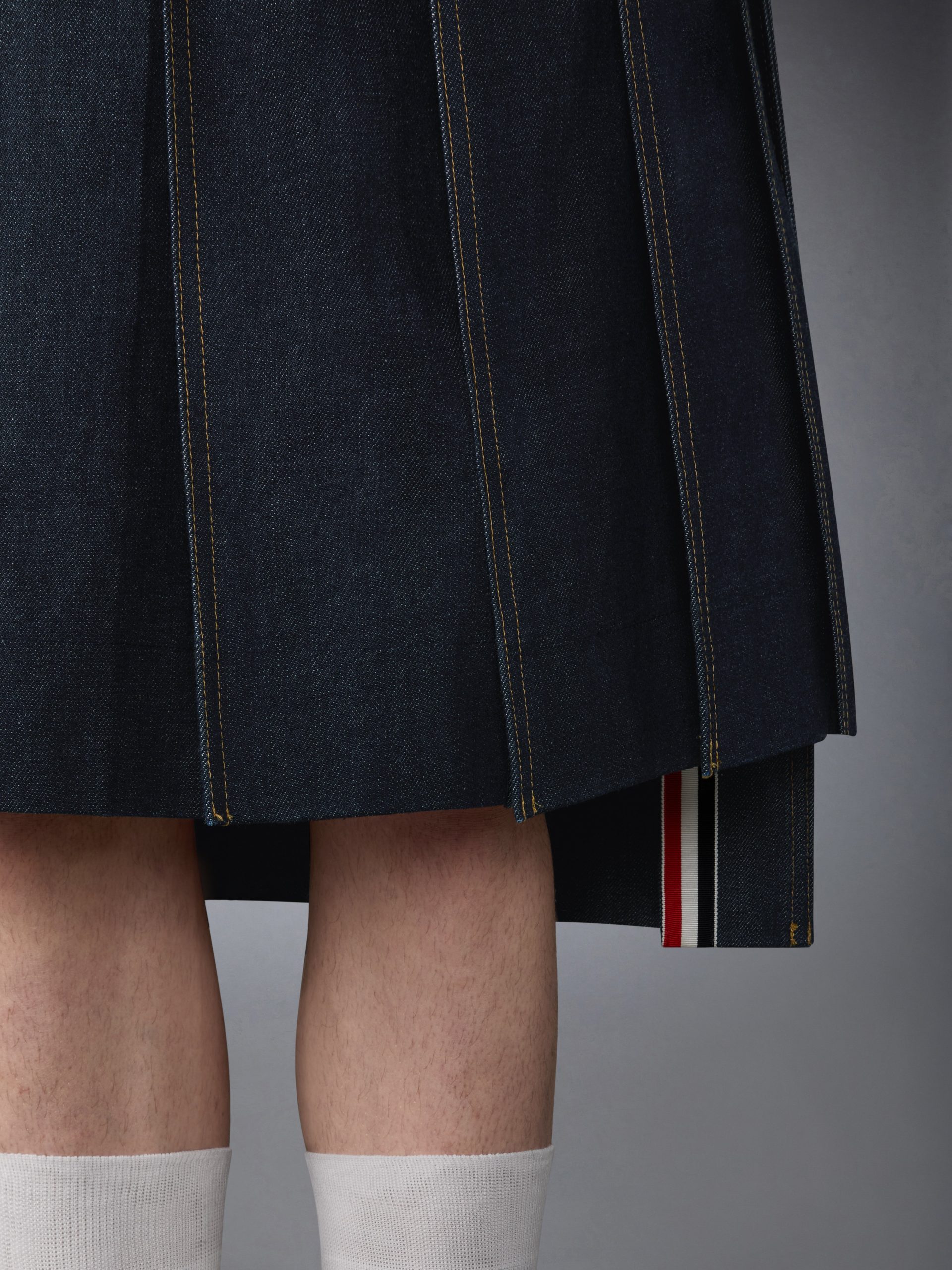 SELVEDGE DENIM 5-POCKET PLEATED SKIRT - Image 6