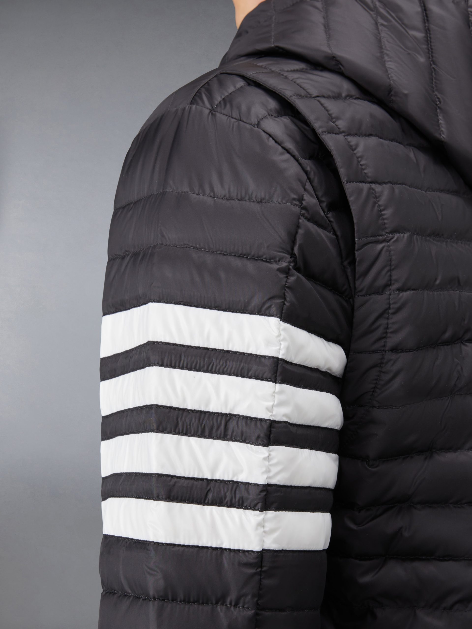 MATTE FINISH NYLON DOWN FILL QUILTED 4-BAR HOOD JACKET - Image 7