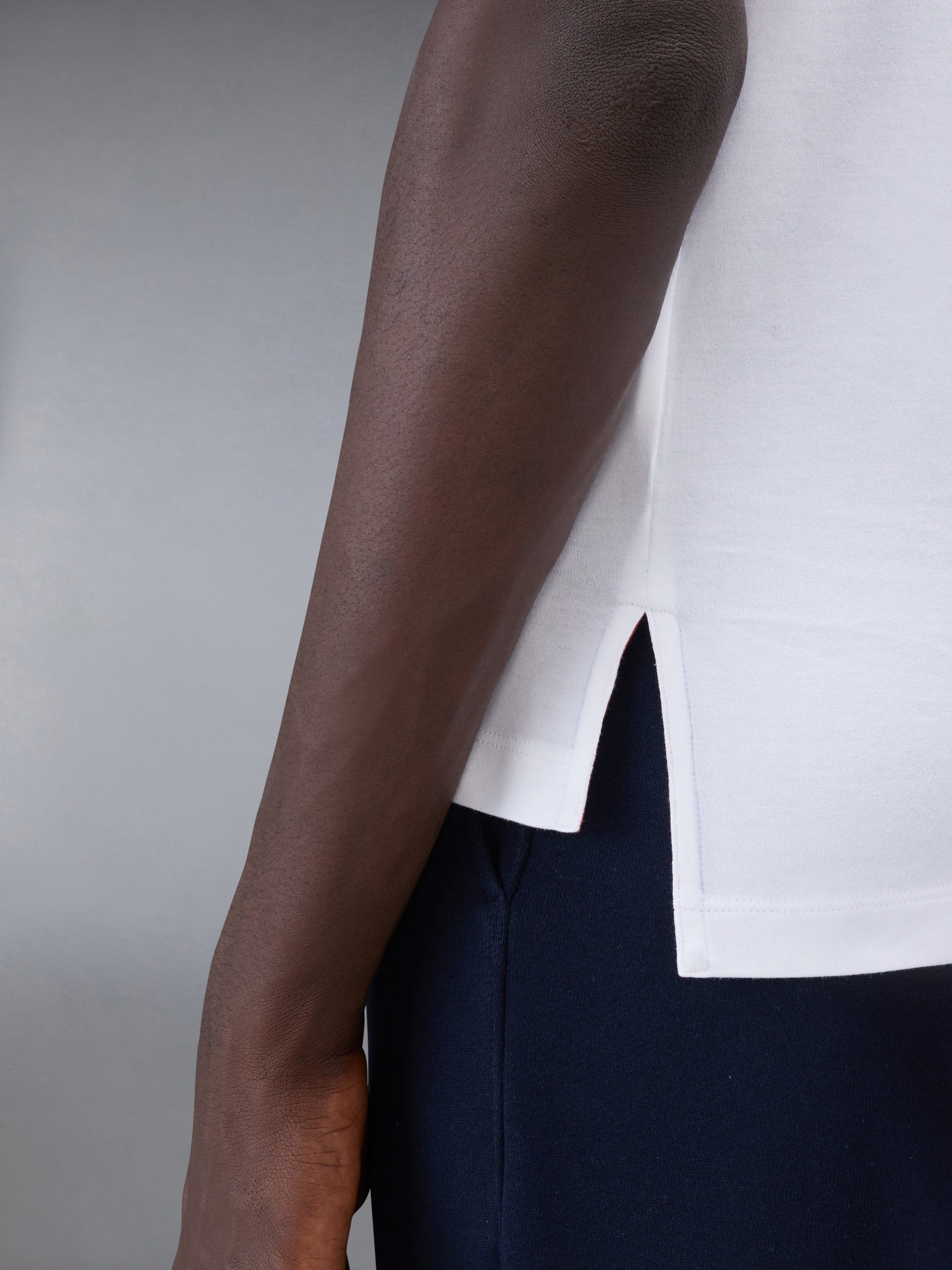 JERSEY RELAXED SIDE SLIT TEE - Image 6