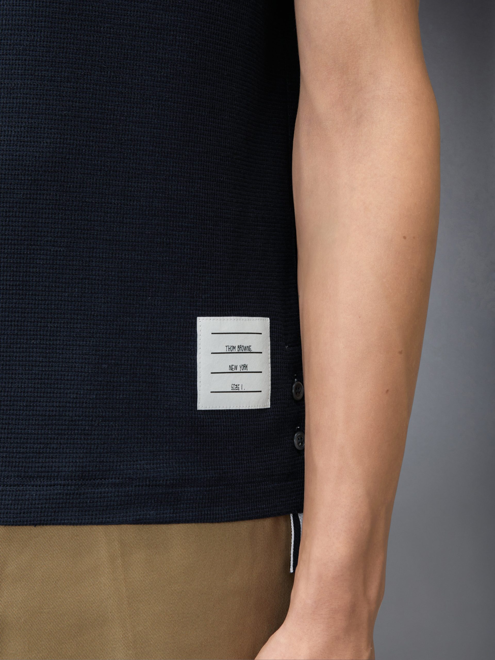 TEXTURED COTTON LINEN RWB EMBROIDERY TEE - Image 4