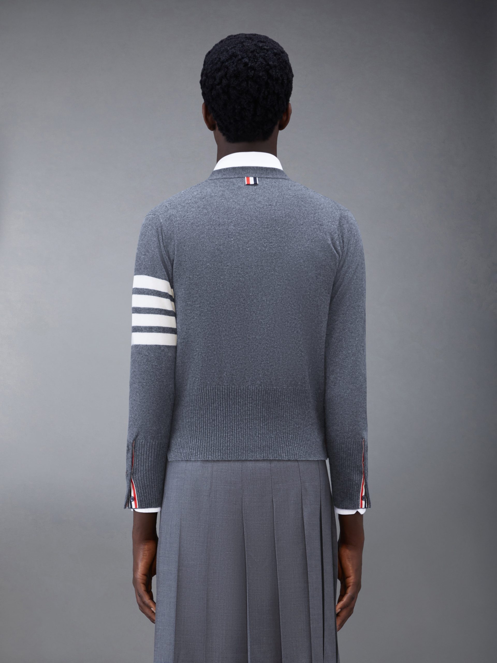 CLASSIC CASHMERE 4-BAR V-NECK CARDIGAN - Image 2