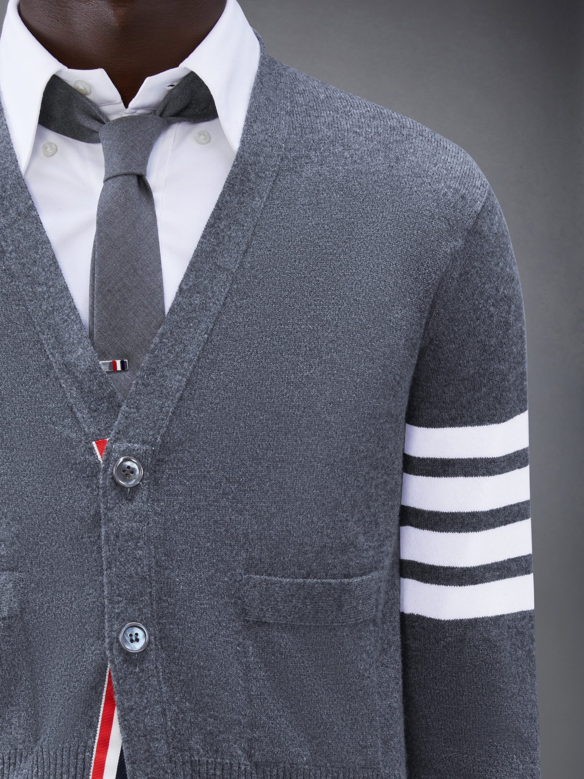 CLASSIC CASHMERE 4-BAR V-NECK CARDIGAN - Image 5