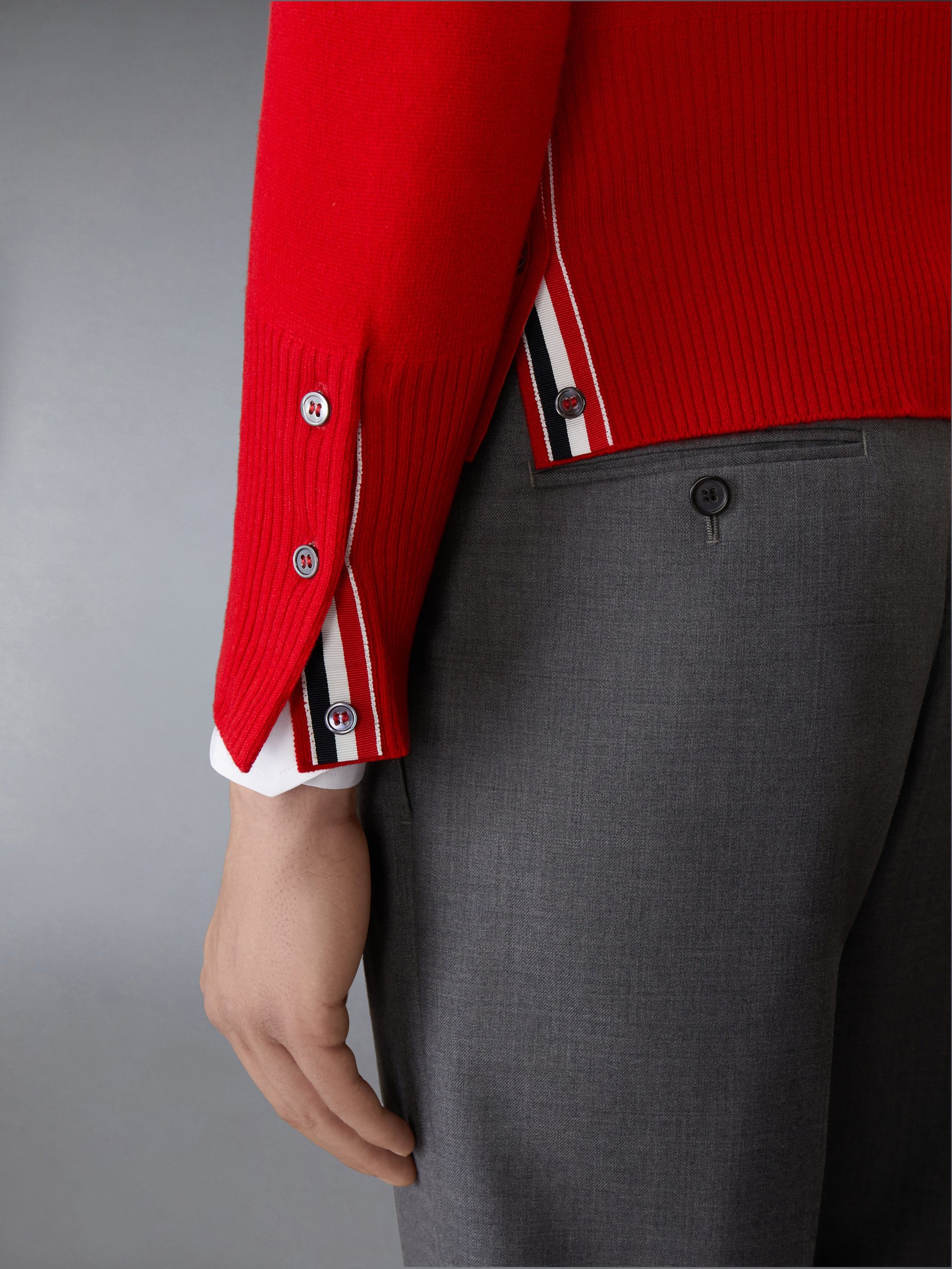 CLASSIC CASHMERE 4-BAR V-NECK CARDIGAN - Image 4