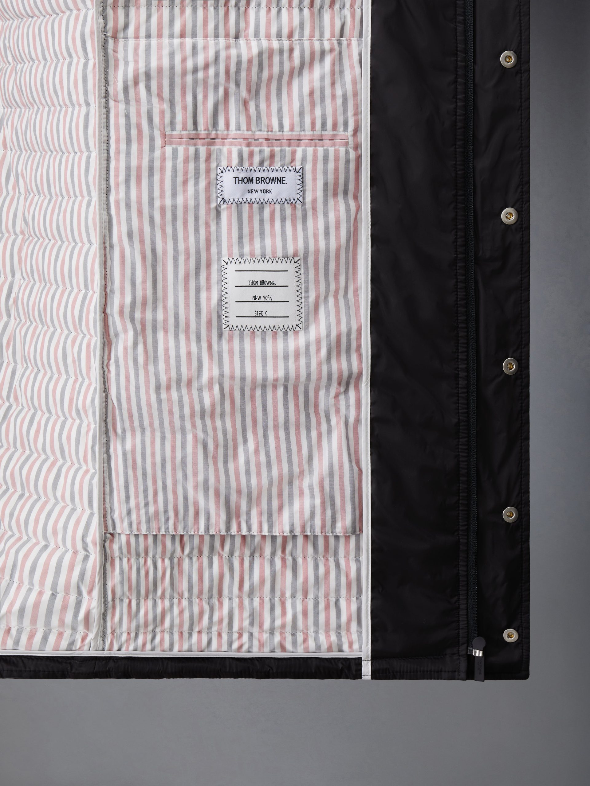 MATTE NYLON DOWN FILL QUILTED 4-BAR COAT - Image 2