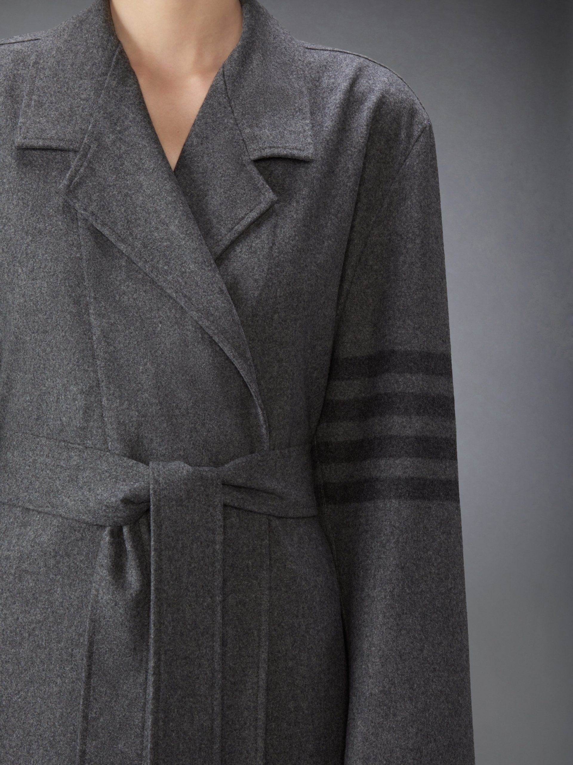 CASHMERE WOOL 4-BAR DRESSING GOWN - Image 9