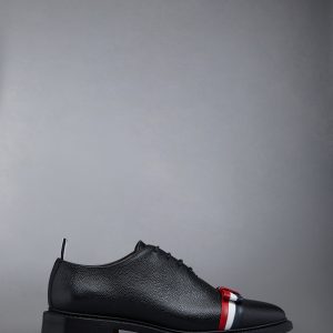 PEBBLE GRAIN BOW WHOLECUT SHOE