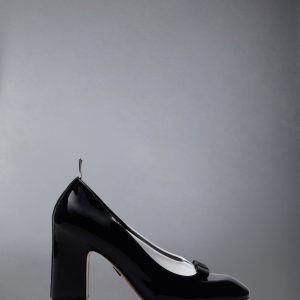 PATENT VITELLINO BOW & COLLAR COURT SHOES 90MM