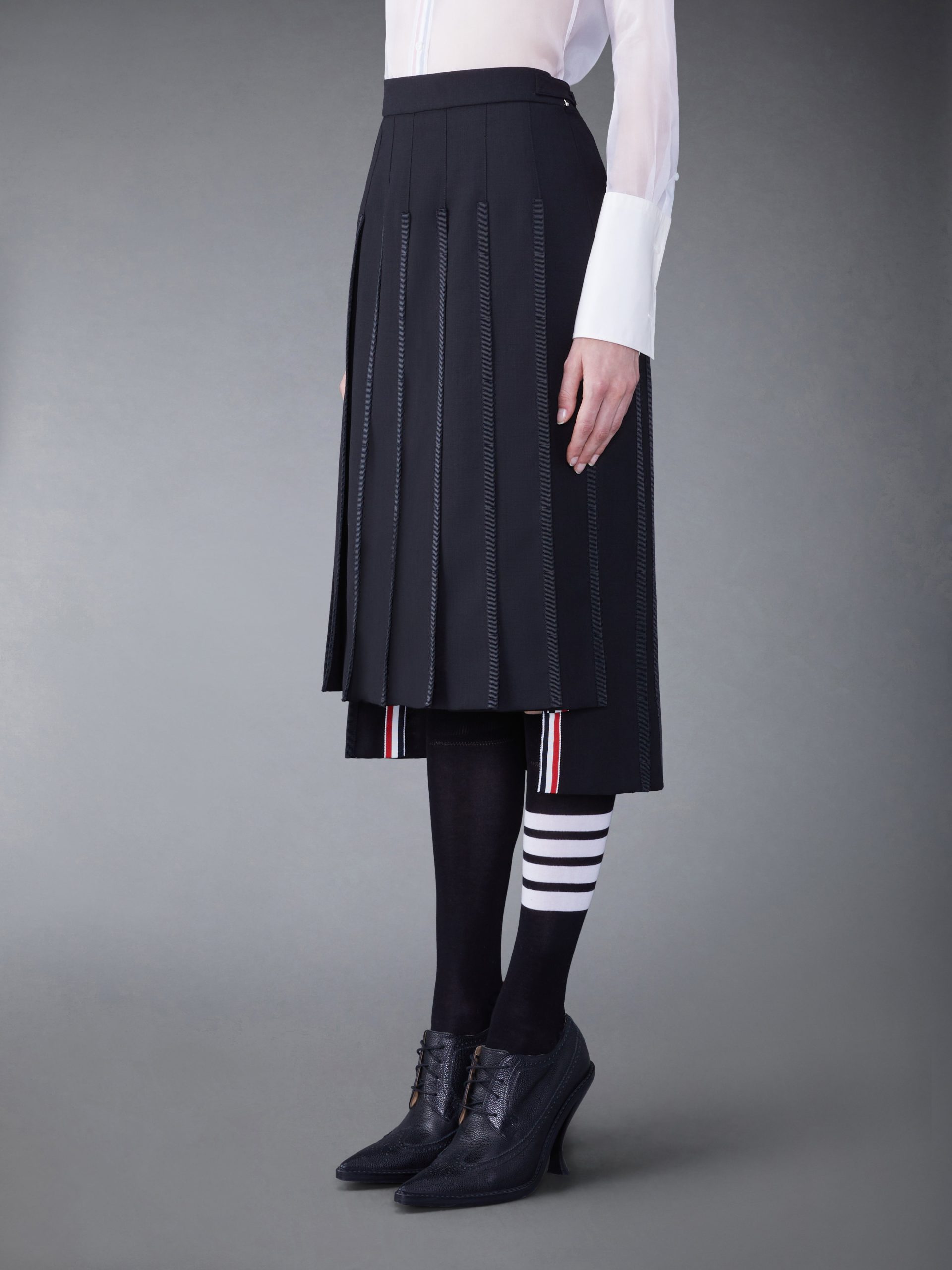 CLASSIC TIPPING PLEATED SKIRT - Image 2