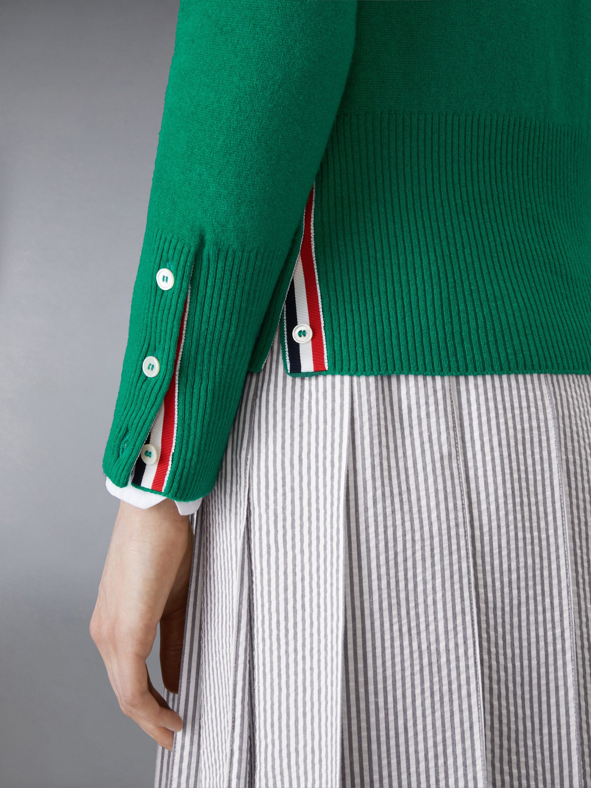 CLASSIC CASHMERE 4-BAR V-NECK CARDIGAN - Image 4