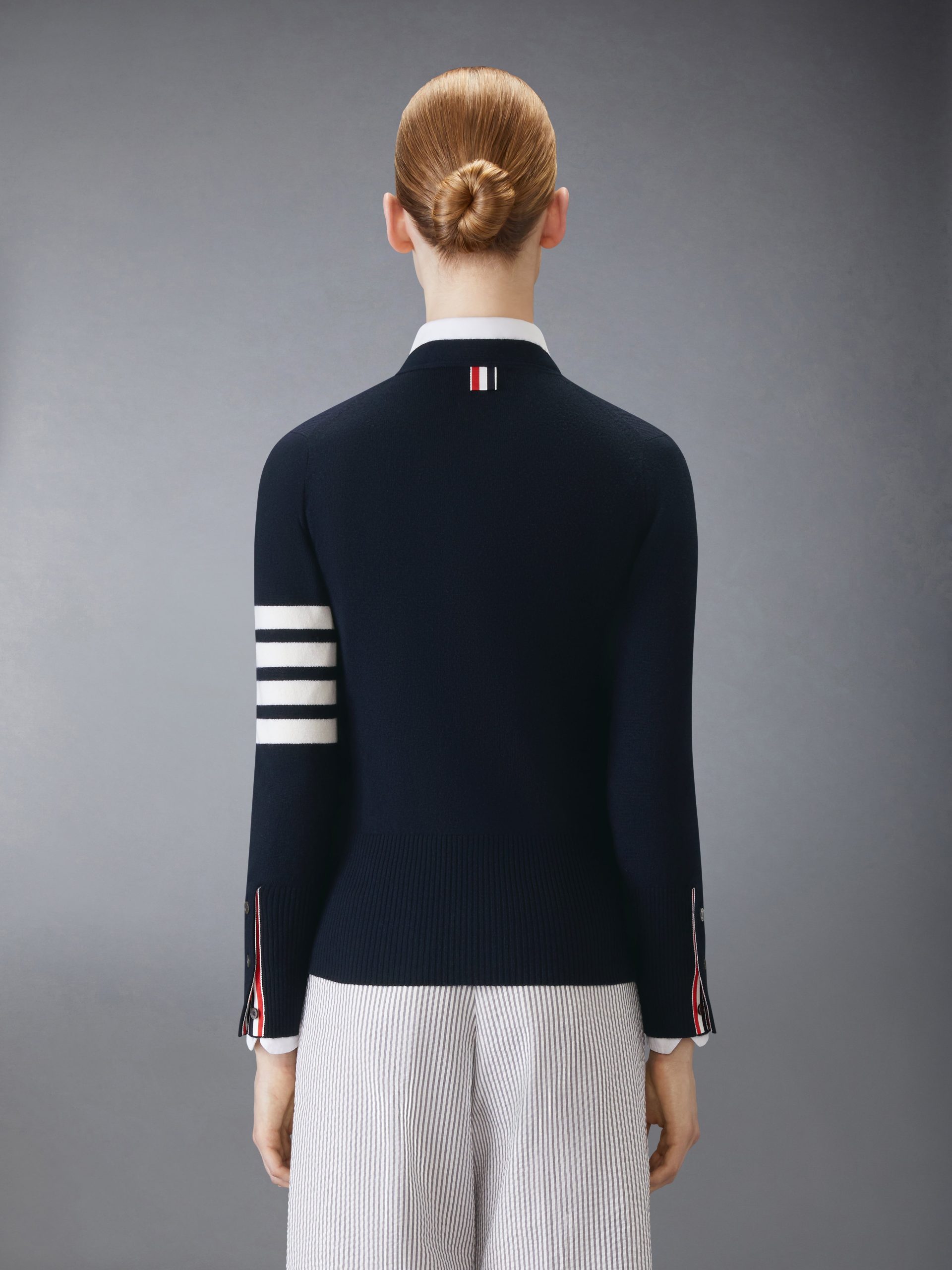 CLASSIC CASHMERE 4-BAR V-NECK CARDIGAN - Image 2