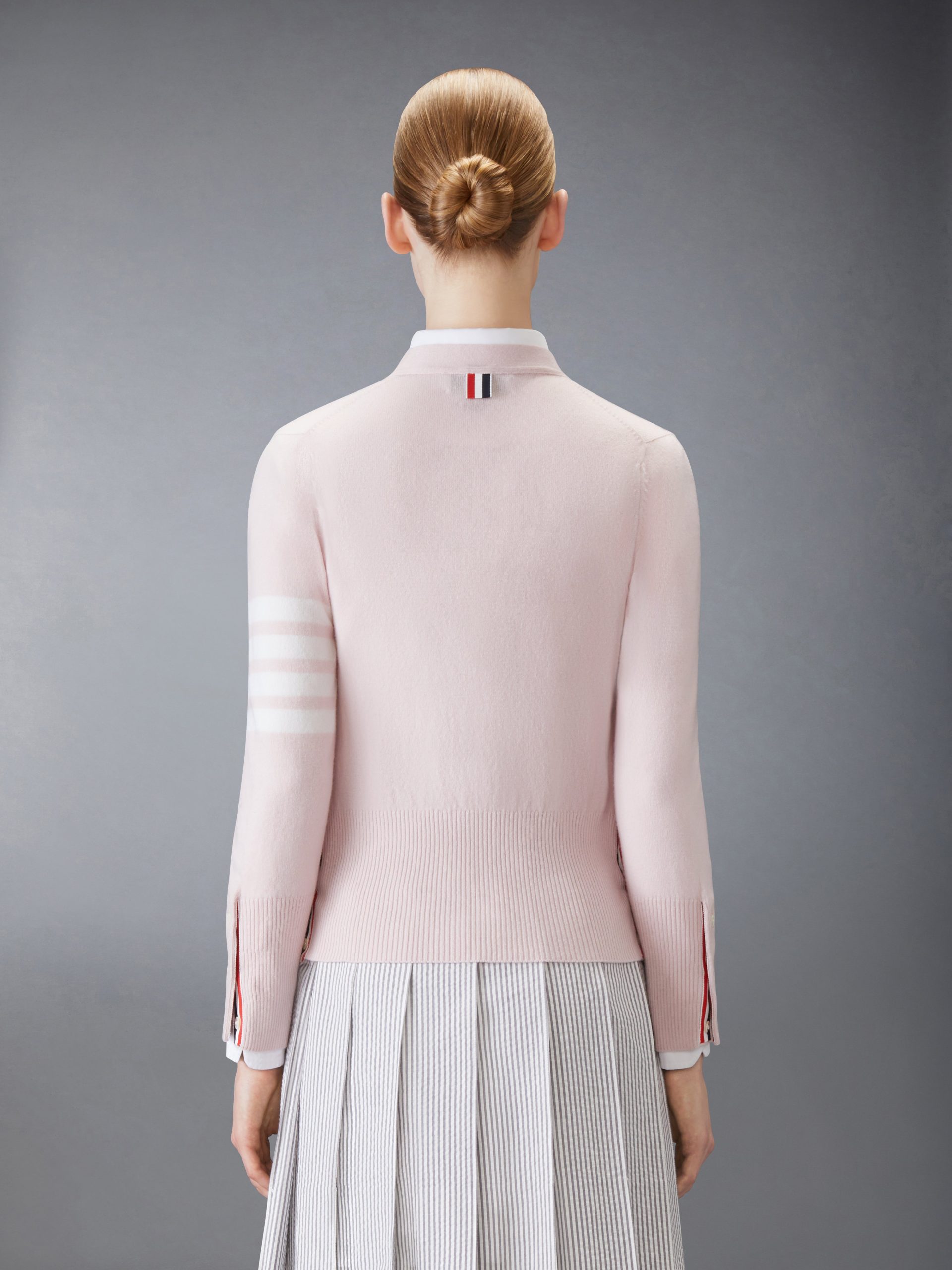 CLASSIC CASHMERE 4-BAR V-NECK CARDIGAN - Image 2