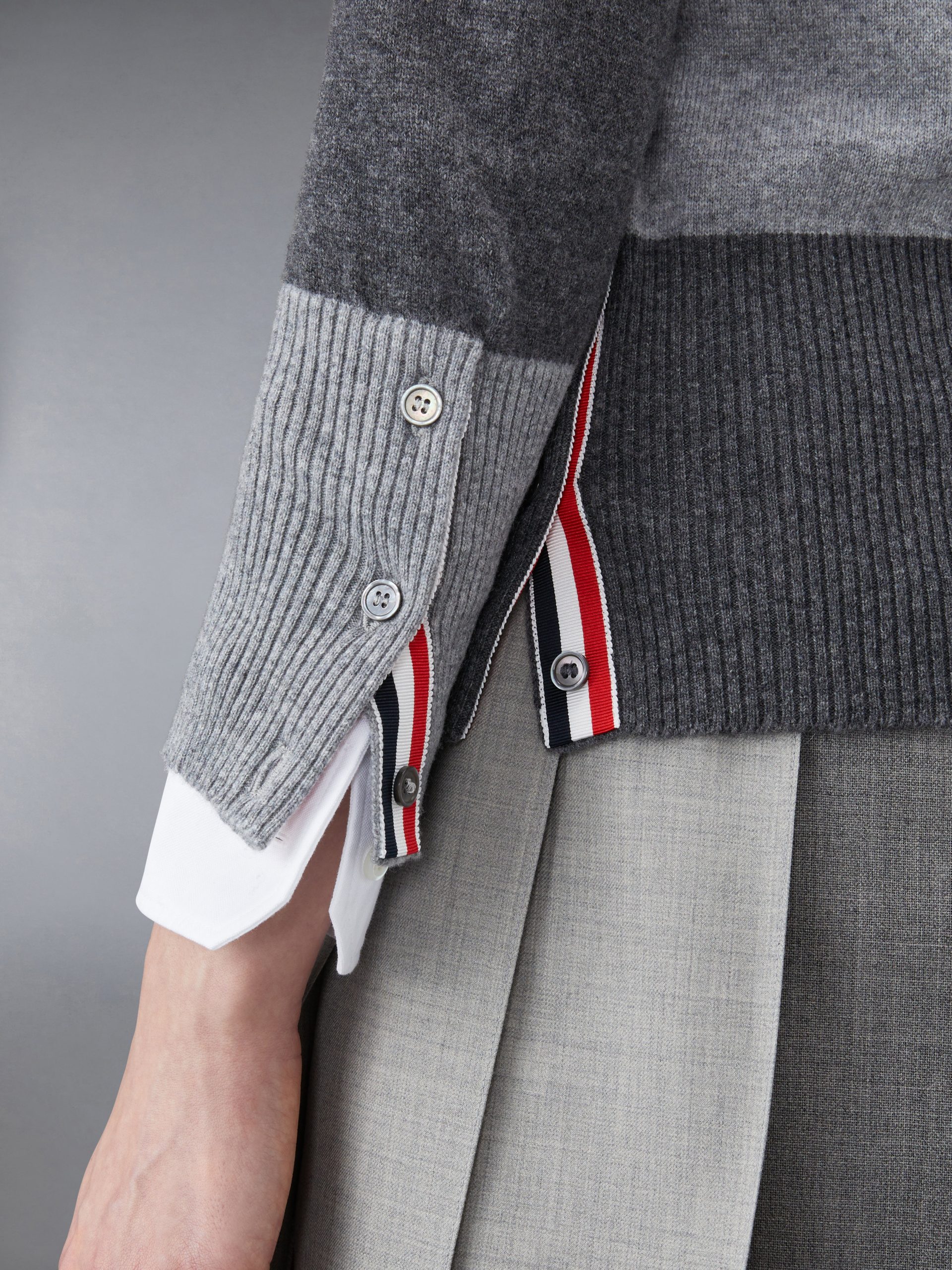 FUNMIX CASHMERE 4-BAR V-neck CARDIGAN - Image 4