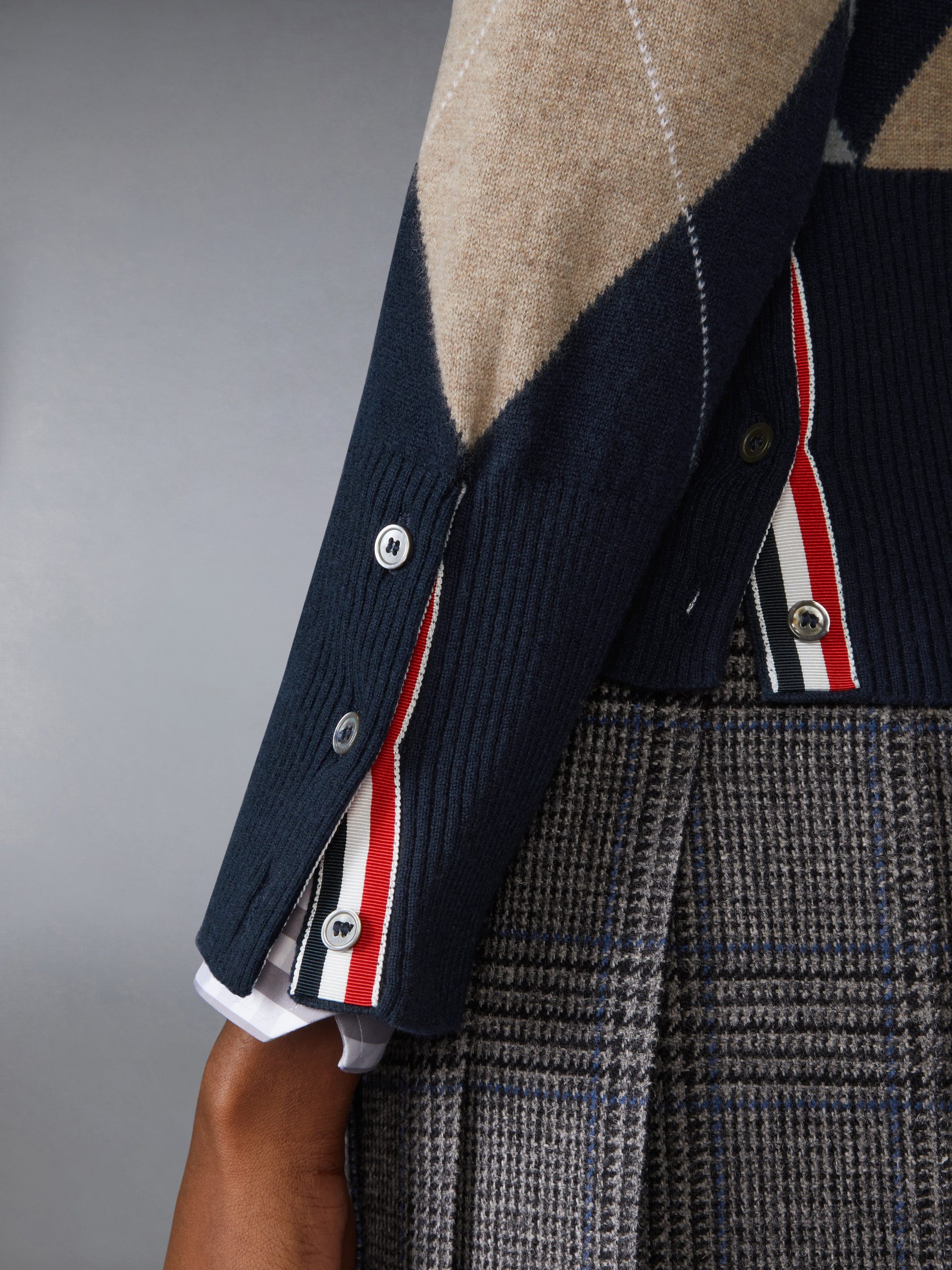 ARGYLE INTARSIA CASHMERE V NECK CARDIGAN - Image 4