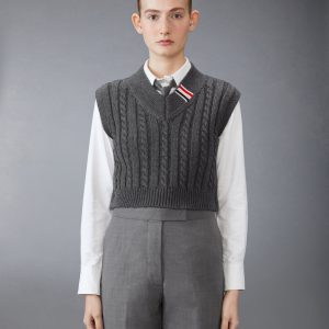 BABY CABLE CROPPED V NECK PULLOVER