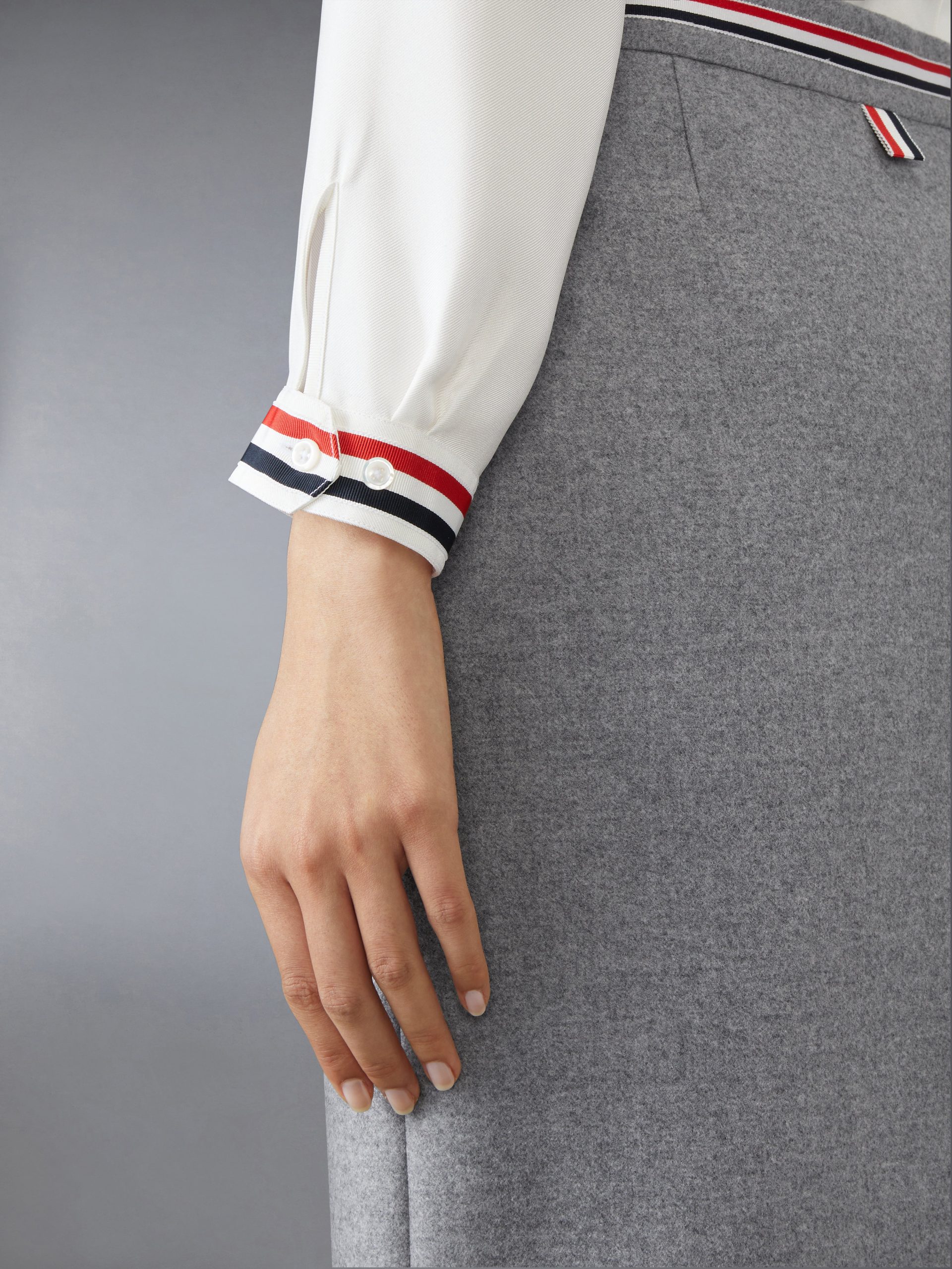 SILK TWILL BOW COLLAR BLOUSE - Image 5