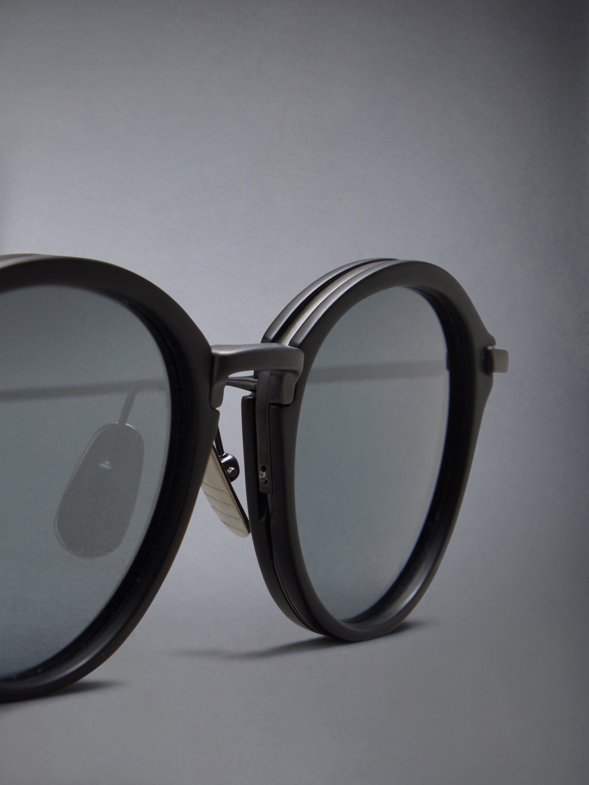 ACETATE AND TITANIUM ROUND SUNGLASSES - Image 7