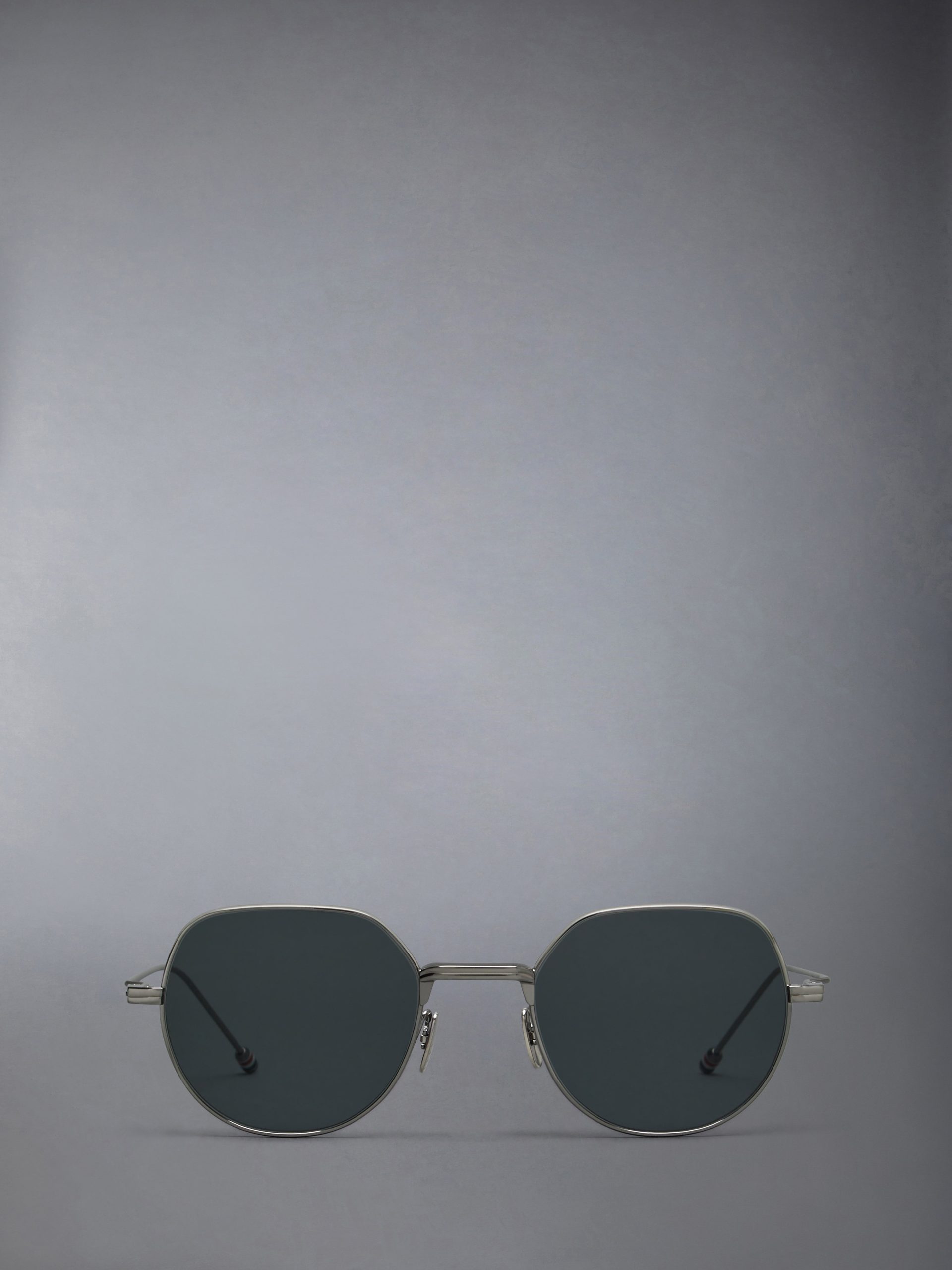 TITANIUM ROUND SUNGLASSES