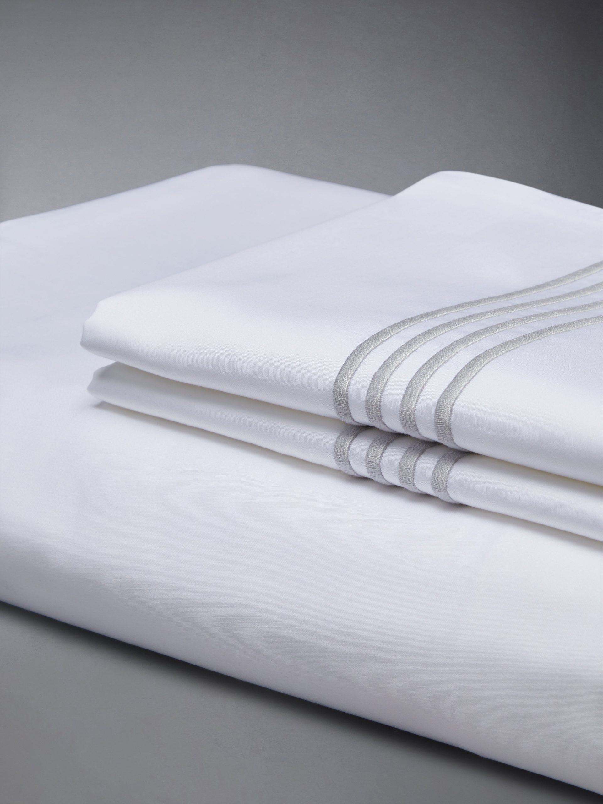 COTTON SATEEN 4-BAR FRETTE DUVET SET (QUEEN-US/CAD) - Image 2